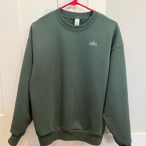 ALO Yoga Women’s Clover Green Accolade Crewneck Pullover-